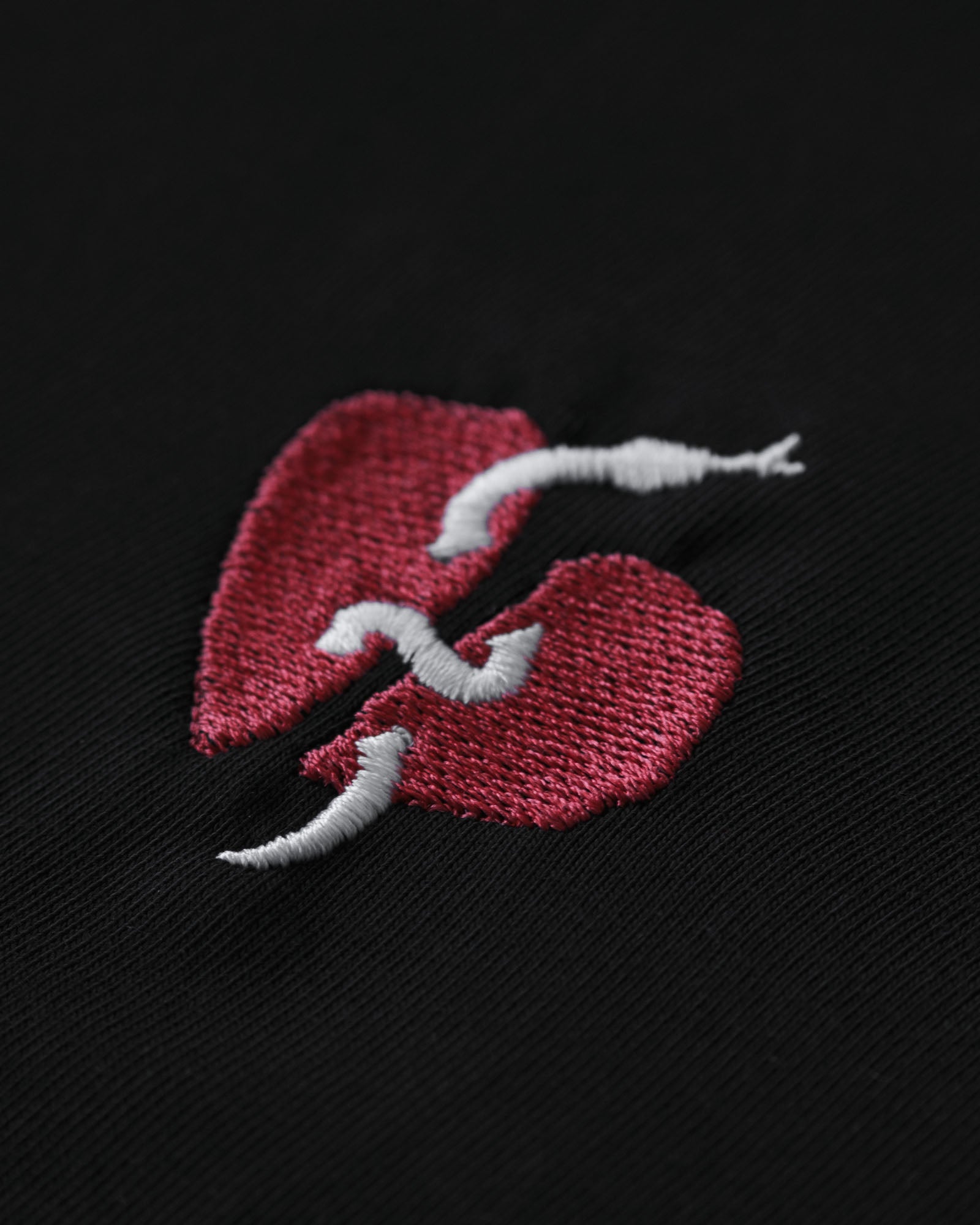 Snake Heart - T-Shirt - Black
